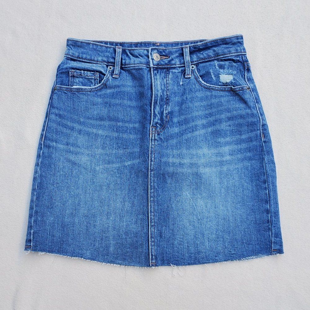 NWOT Old Navy distressed medium blue denim mini skirt